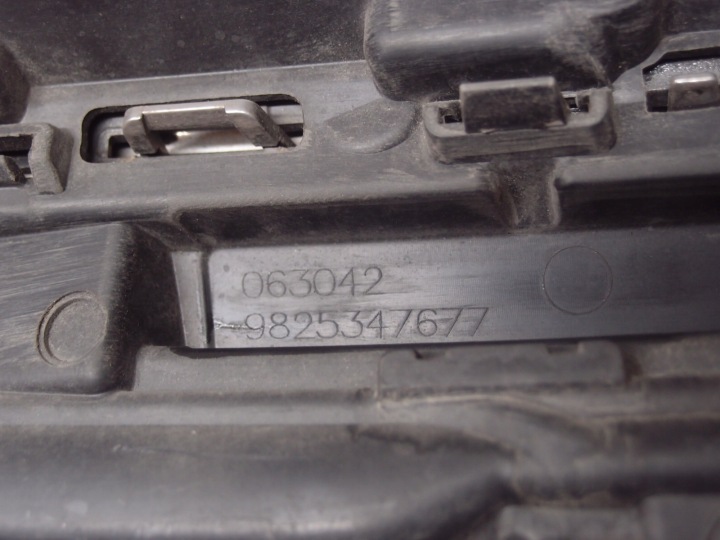 GRILLE CALANDRE PARE-CHOCS AVANT C5 AIRCROSS 9825347677