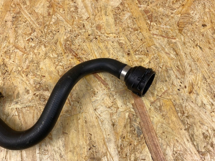 TUYAU TUYAU FIL EAU MERCEDES EQA EQB W243 H243 A2435002800