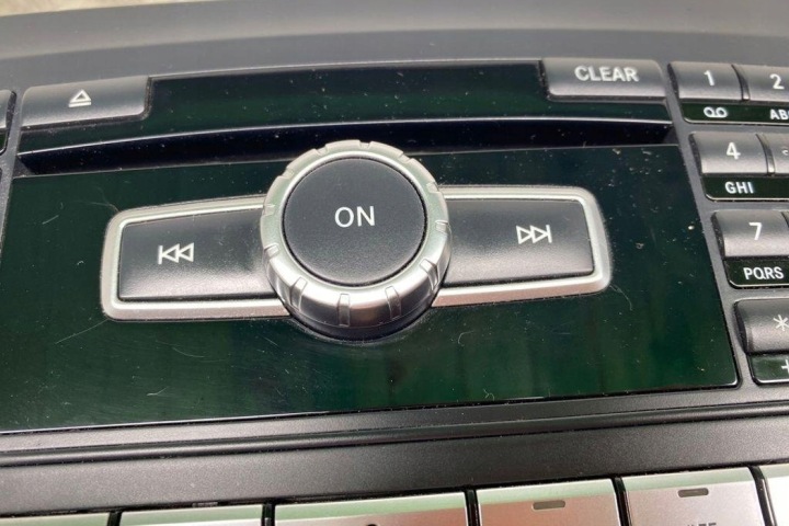 RADIO AVEC NAVIGATION MERCEDES-BENZ C (W204) A2049001913 2.14L DIESEL 120KW
