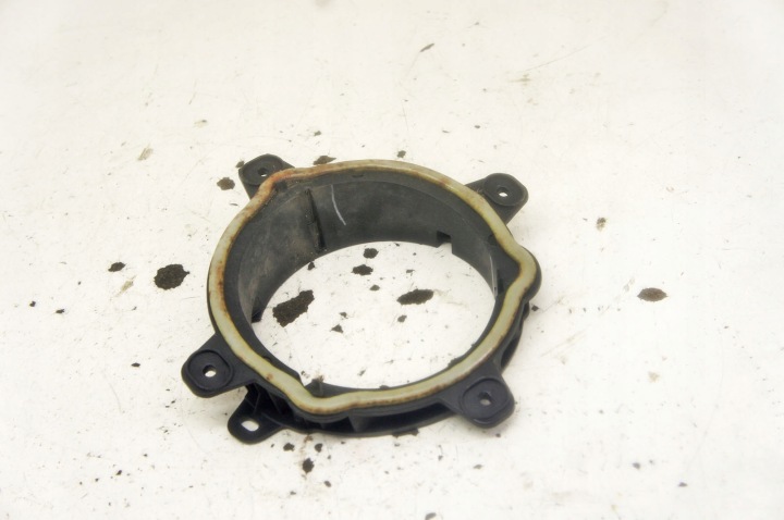 UN260 OPEL CORSA F PROTECTION CHÂSSIS FIXATION HAUT-PARLEURS PORTES ARRIÈRE AR