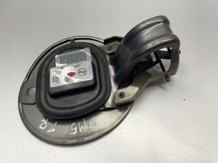 FORD MUSTANG V BOUCHON GOULOTTE DE REMPLISSAGE CARBURANTS AU5A9A095AA 2013