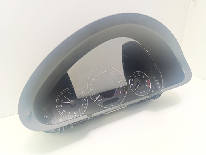 COMPTEUR MERCEDES-BENZ E W211 A2115404611