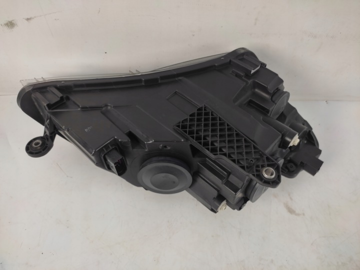 SKODA SUPERB III 3V1 PHARE GAUCHE AVANT AVANT ORDINAIRE 2015-