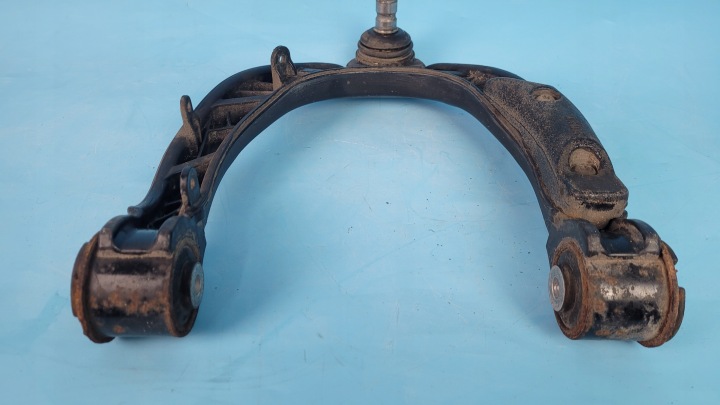 TESLA MODÈLE 3 21R BRAS DE SUSPENSION GAUCHE AVANT 1044321-00-J