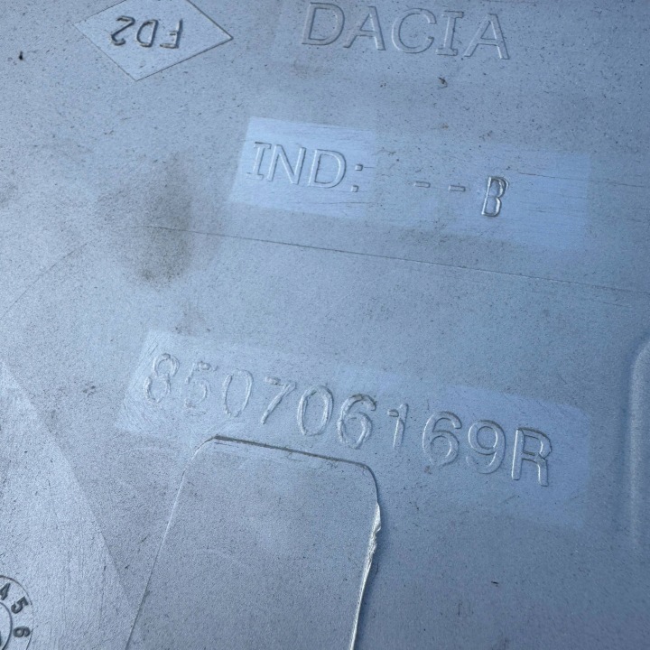 DACIA DUSTER ARRIÈRE MOULURE PARE-CHOCS ARRIÈRE 850706169R