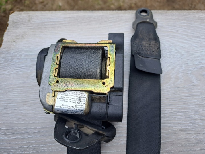 VW T4 CEINTURE DE SÉCURITÉ DROIT AVANT AVANT AVEC TENDEUR 7D0857806