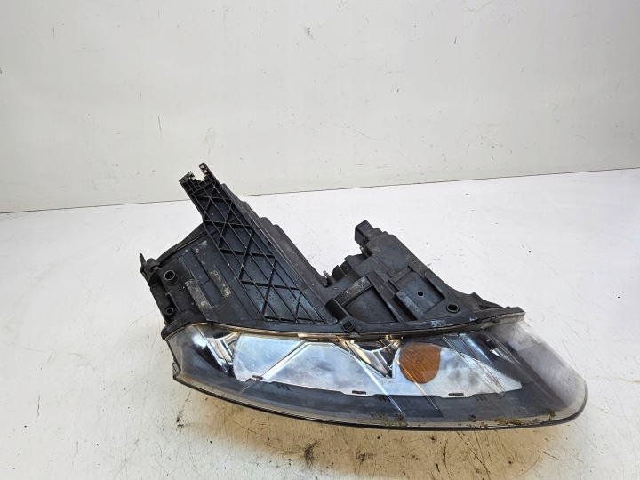 PROJECTEUR GAUCHE ORDINAIRE AUDI Q3 8U 8U0941003N