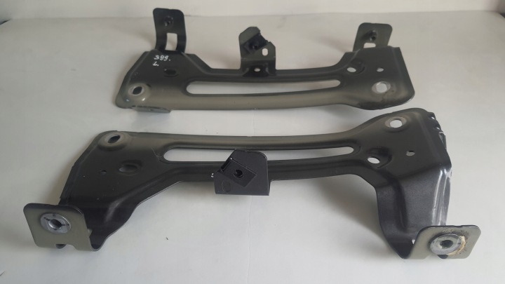 CHÂSSIS POIGNÉE GARDE-BOUE DROIT GAUCHE PORSCHE CAYENNE 9Y0821432B 9Y0821431