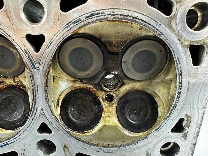 BMW F39 F40 F45 F46 MINI COOPER F54 F55 F56 F60 1.5 CULASSE ARBRES 8638087