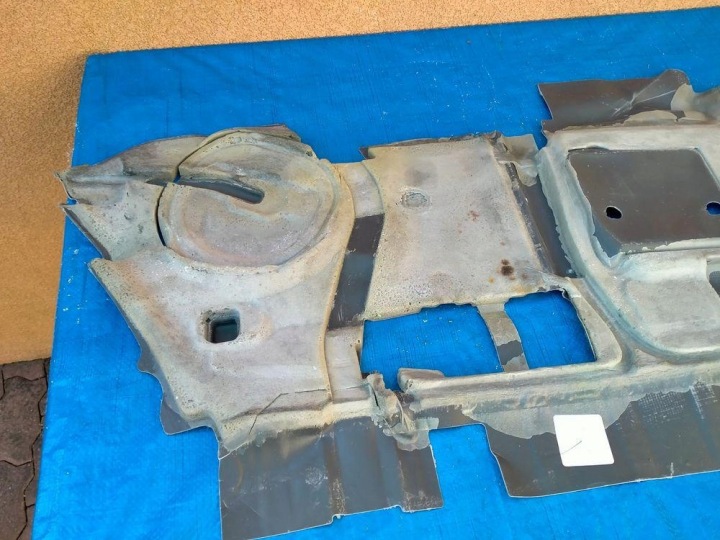 AUDI Q5 80A INSONORISATION SOUS KANAPE SIÈGE ARRIÈRE TAPIS 80A863545