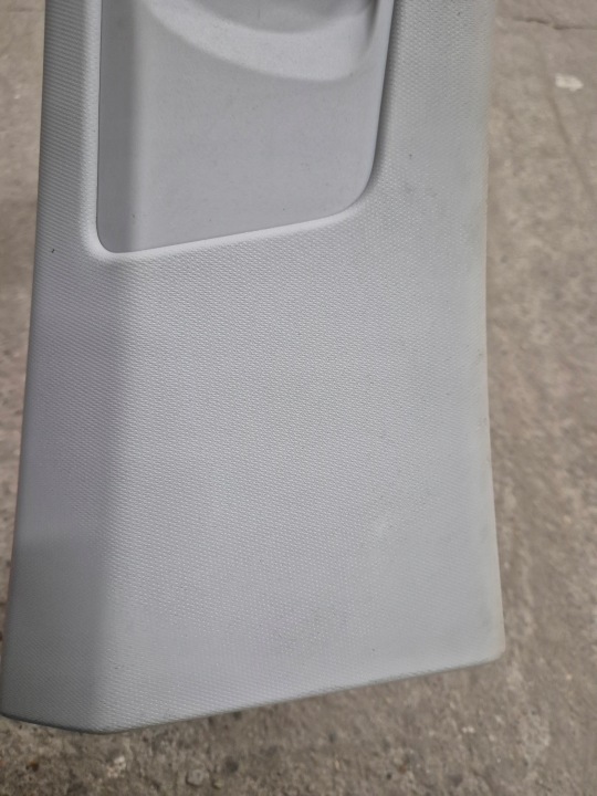PROTECTION BRODERIE MONTANTS B CENTRAL DROITE SKODA OCTAVIA IV 5E3867244