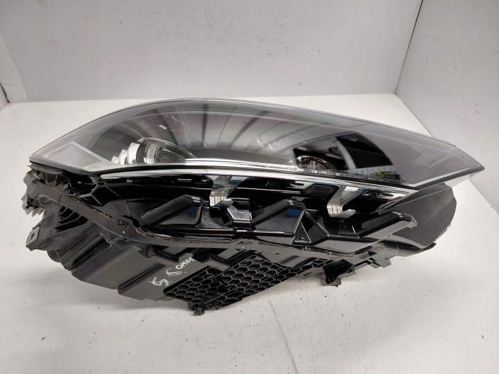 VW PASSAT B8 LIFT IQ LIGHT MATRIX PHARE DROITE