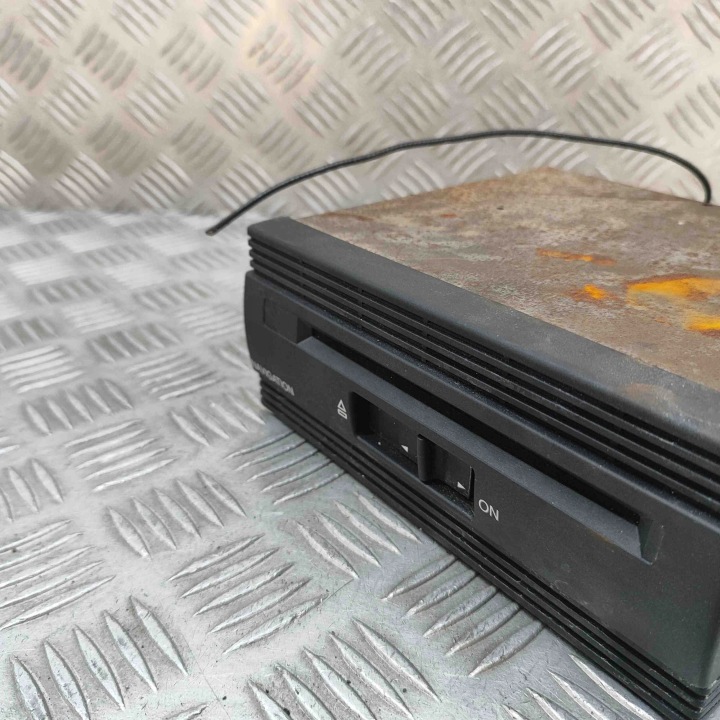 RADIO AVEC NAVIGATION AUDI A8 D2 (4D2, 4D8) 4D0919887D 29952840 2.5L 110KW 1997