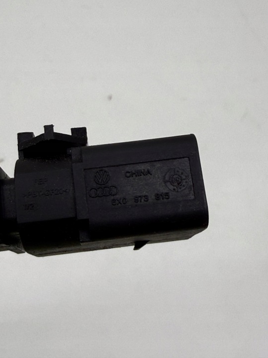 AUDI VOLKSWAGEN SEAT SKODA PUCE PUCE RACCORD FIL 6X0973815