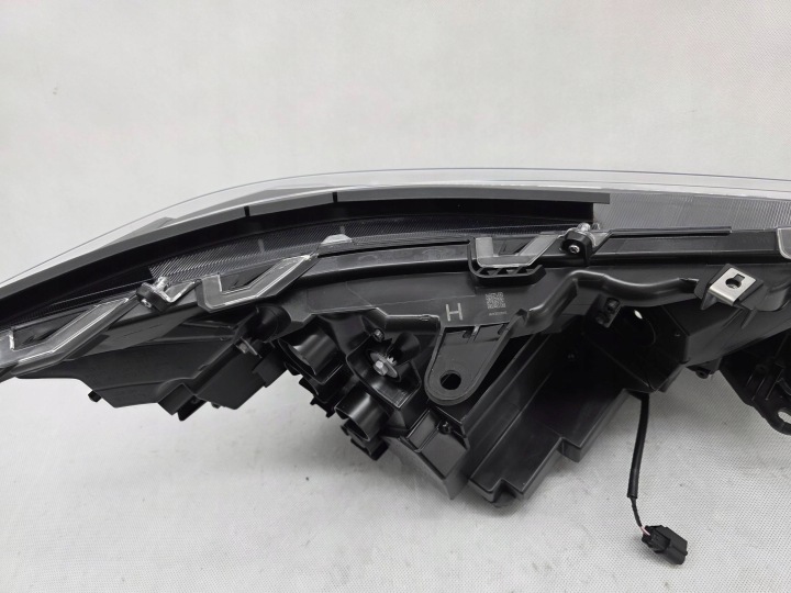 TOYOTA RAV-4 V LIFT 2022+ PHARE AVANT GAUCHE COMPLET LED EUROPE 42-115