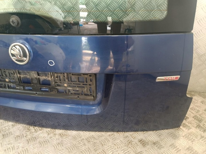 SKODA PRAKTIK ROOMSTER COUVERCLES DE COFFRE COUVERCLES DE COFFRE Z5Z5
