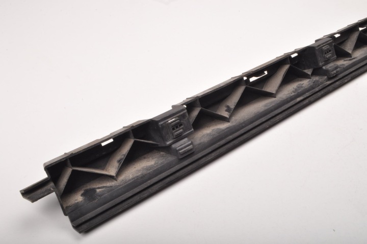 VOLVO S90 V90 II FIXATION SEUIL 31386129 GAUCHE