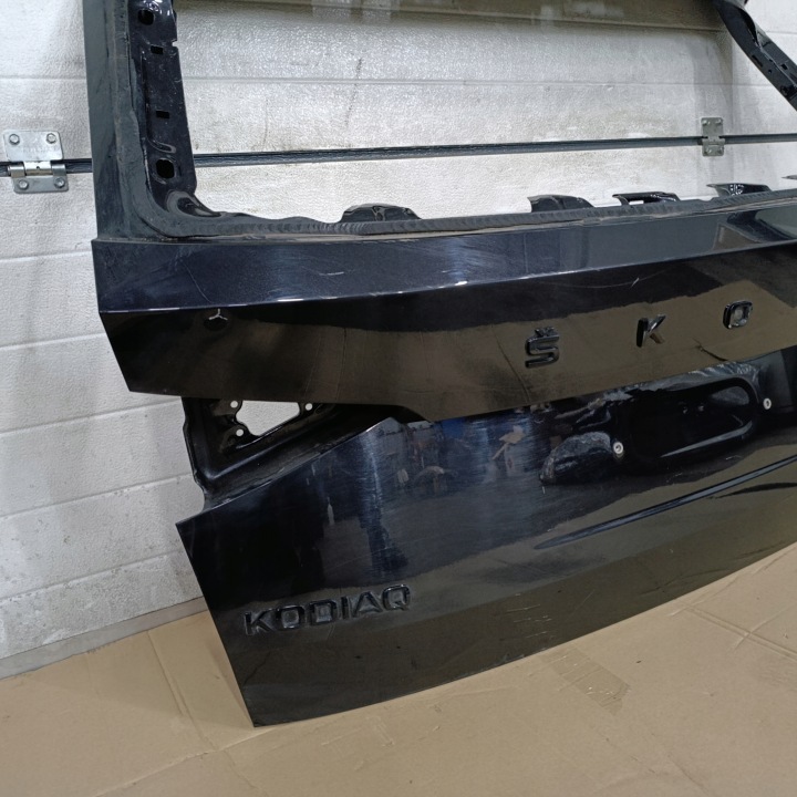 COUVERCLES DE COFFRE COUVERCLES DE COFFRE SKODA KODIAQ LIFT