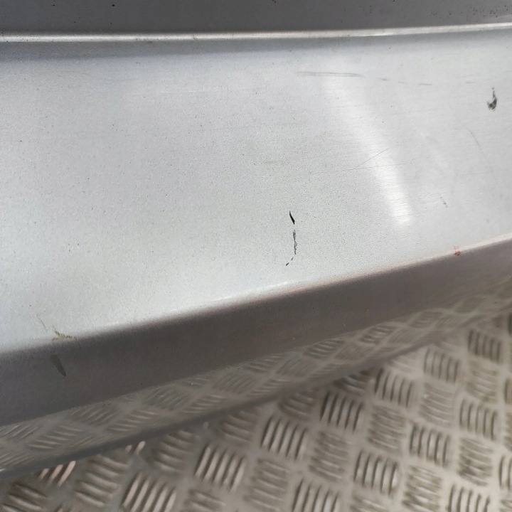 SUBARU OE 57704FJ040 PARE-CHOCS
