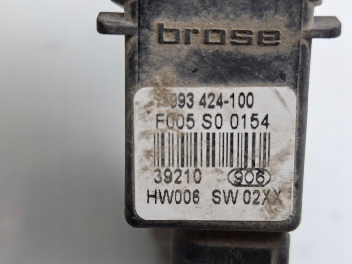 PETIT MOTEUR VITRES ARRIÈRE GAUCHE CÔTÉ VOLKSWAGEN GOLF V 1K0959703C
