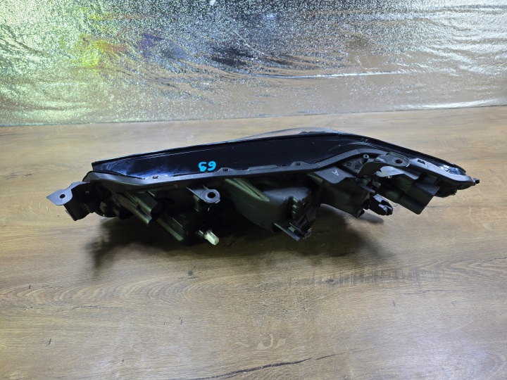 TOYOTA CAMRY IX 24- PHARE AVANT AVANT DROITE KOITO 33-290