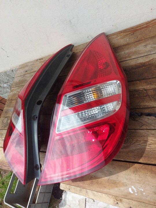 PHARE ARRIÈRE DROITE HYUNDAI I30 I BERLINE COMPACTE 924012R0 924022R0