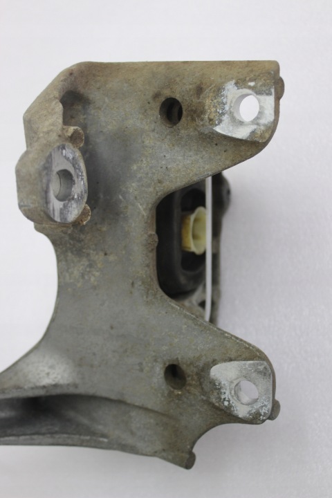 MERCEDES VITO W447 POIGNÉE MOTEUR FIXATION COUSSIN A4472420001