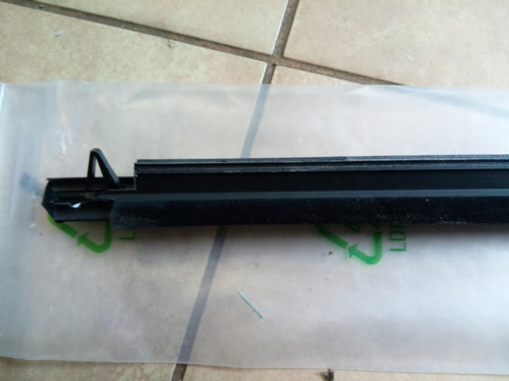 MOULURE VITRES PARAPET TOYOTA COROLLA E21 '19- CHOIX NEUF ORIGINAL