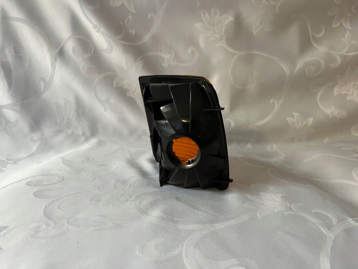 CLIGNOTANT JAUNE DROIT VOLKSWAGEN PASSAT B3 1988-93