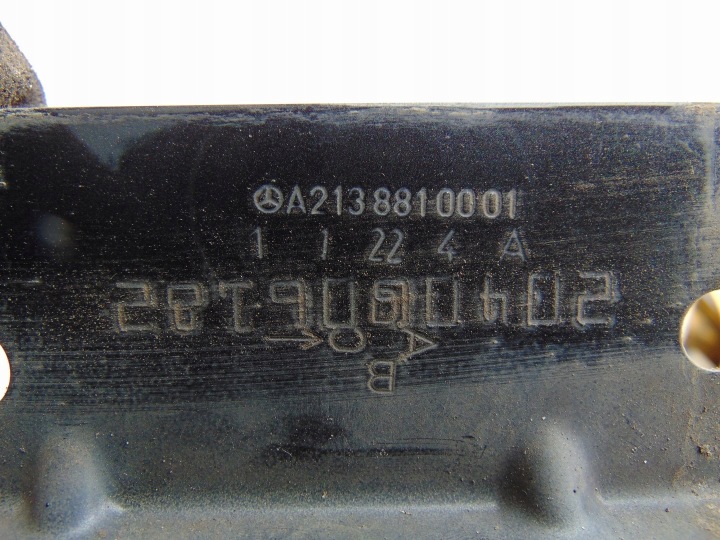 AILE DROIT AVANT MERCEDES W213 A2138810001