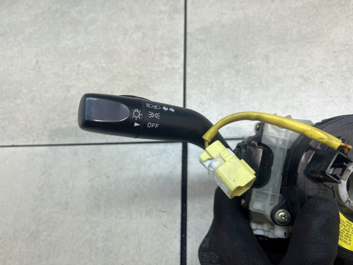 COMMUTATEUR COMPOSITE MAZDA MPV 2.0 16V B 17C935