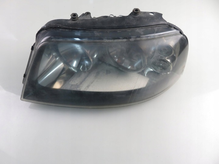 PHARE PROJECTEUR GAUCHE AVANT VW 0301182211