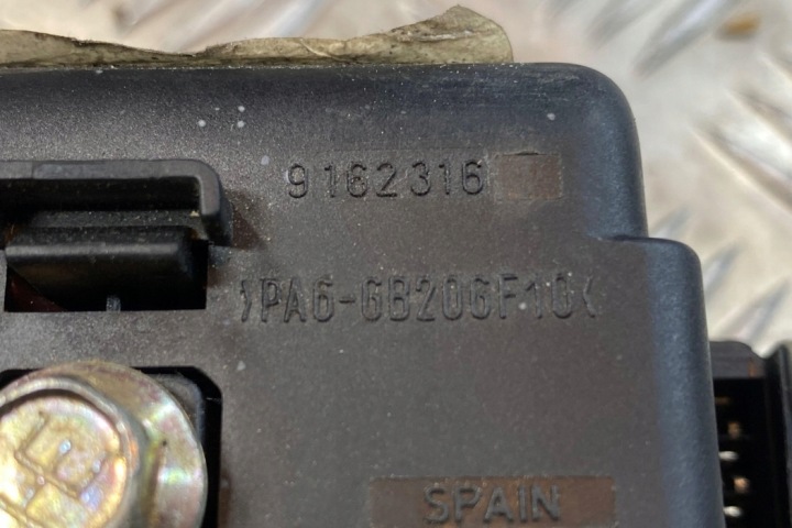 BOÎTE FUSIBLES VOLVO S80 I (TS, XY) 8688153 2.4L DIESEL 120KW 2001