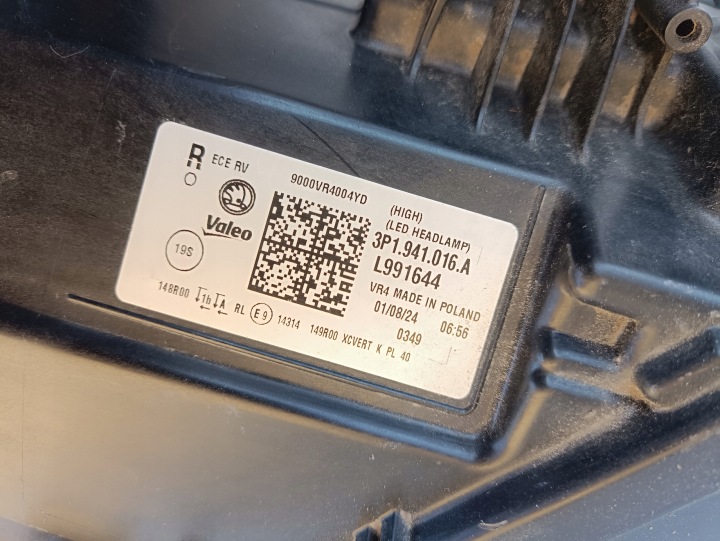 SKODA SUPERB IV 4 3P 3P1 COMPLET LED 3P1941016A 2024- PHARE AVANT DROITE