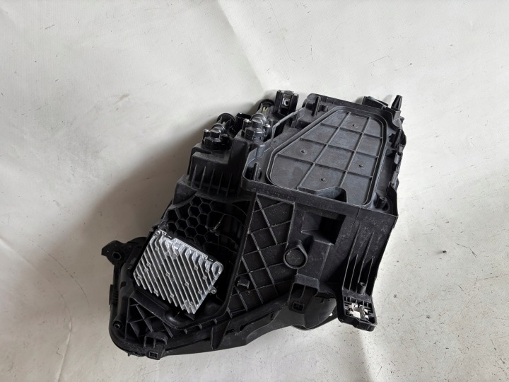 PHARE DROITE PROJECTEUR DROIT COMPLET LED AUDI Q3 2 II 83A 2018-2024 83A941012