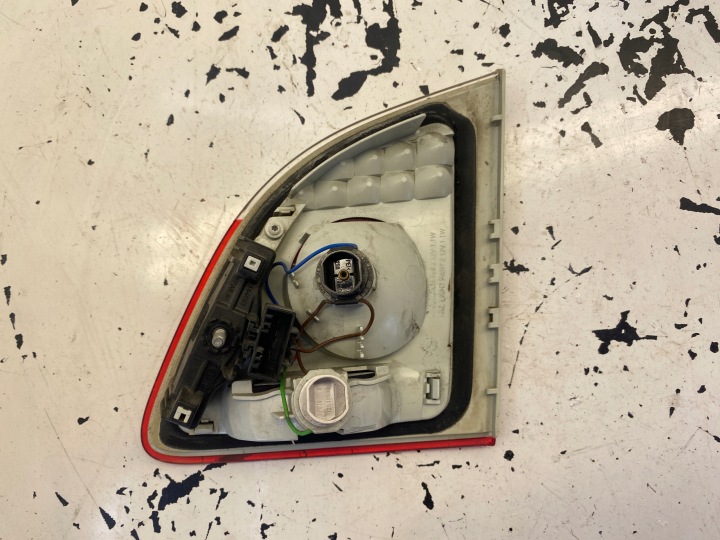 BMW 5 E61 UNIVERSEL PHARE GAUCHE ARRIÈRE DANS COUVERCLE DE COFFRE 7177697