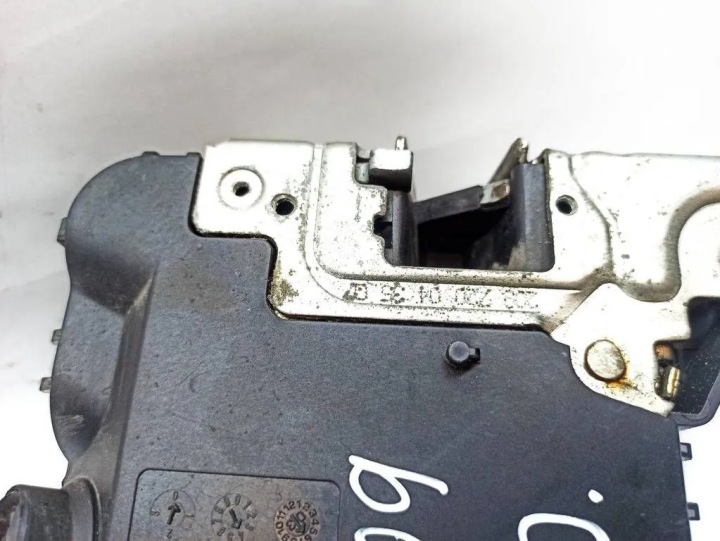 SERRURE DROITS AVANT PORTES MERCEDES-BENZ C (W203) 2037200435 1.8L