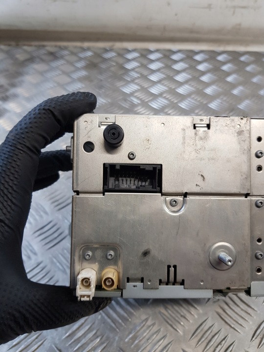 RADIO AVEC NAVIGATION 8618844888 VW PASSAT B6 06R- EUROPE