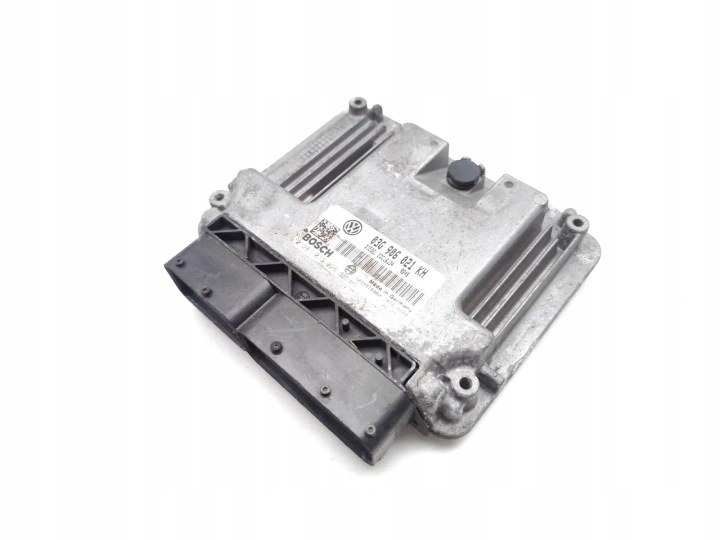 VW GOLF CONTRÔLEUR MODULE ECU 1.9 TDI DIESEL 77KW (105 HP) 03G906021KH 2006