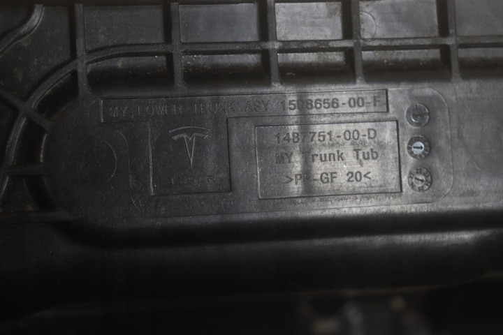 TESLA Y 1487751-00-D BAIGNOIRE COUVERCLES DE COFFRE J-7666
