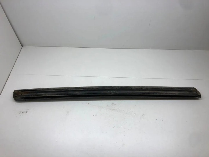 MOULURE AVANT GAUCHES PORTES AUDI 4E0853959 4.0L DIESEL 2004