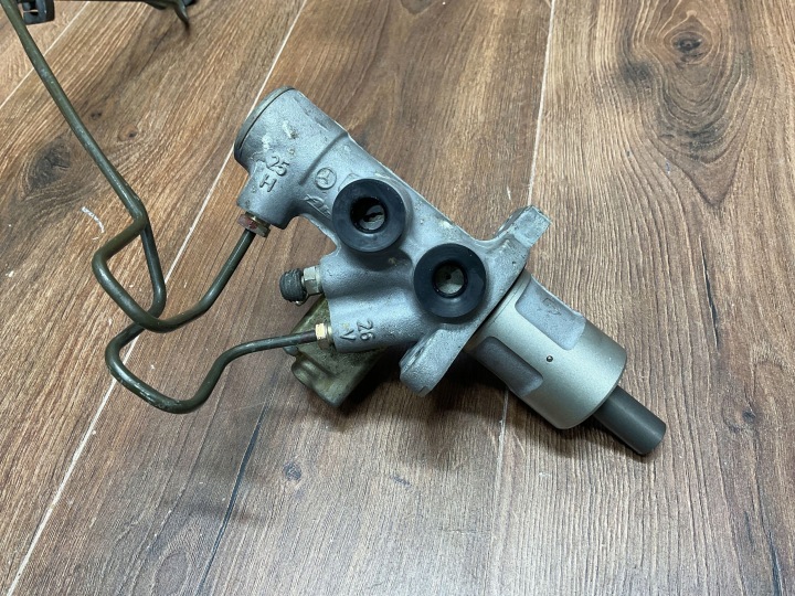 POMPE DE FREIN MERCEDES-BENZ R129 SL500 0054306501 0004316713