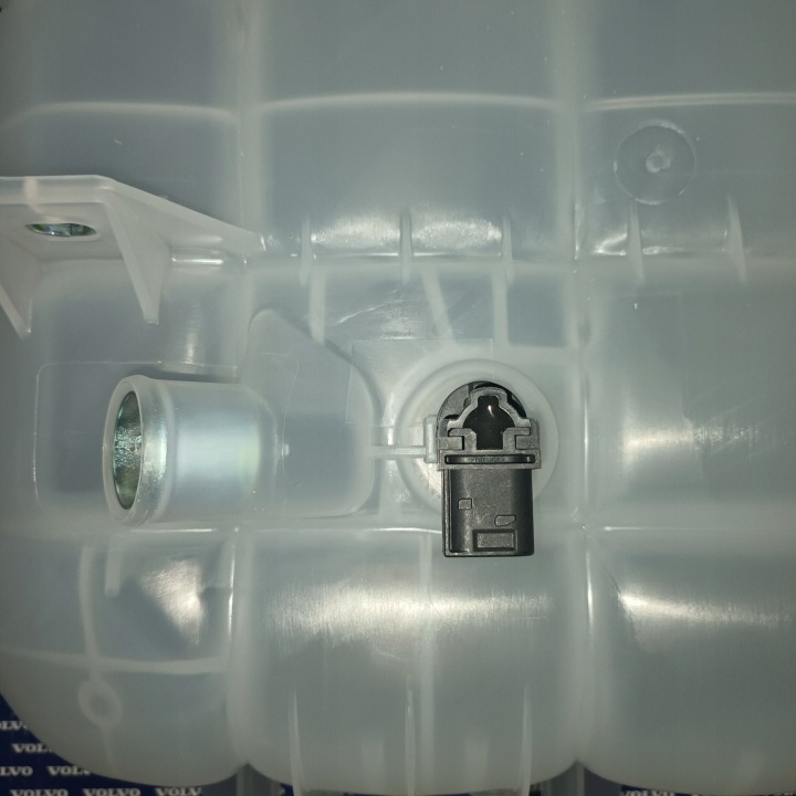 RÉSERVOIR D'EXPANSION LIQUIDE VOLVO FH4 22821826