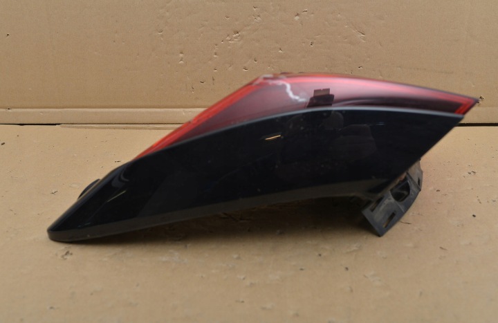 PHARE GAUCHE ARRIÈRE GAUCHE ARRIÈRE TOYOTA C-HR 81550-F4130-00