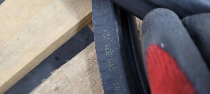 A3 8V JOINT D'ÉTANCHÉITÉ DROITE DROIT AVANT BERLINE 8V5831721