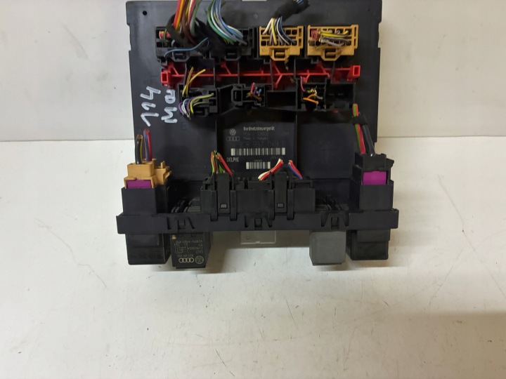 VW MODULE CONTRÔLEUR CONFORT 3C8937049E
