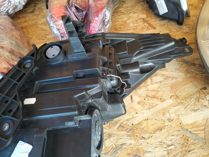 PROJECTEUR GAUCHE PHARE FORD KUGA MK2 90014882