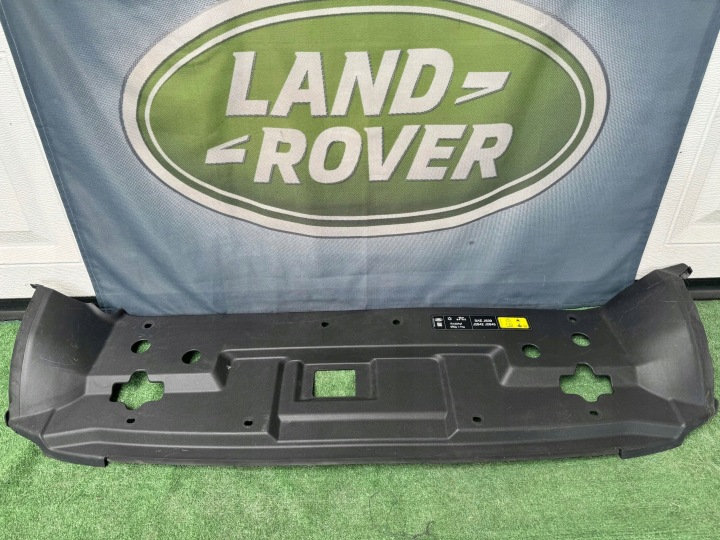 LAND ROVER DEFENDER MOULURE GARDE-BOUE AVANT L8B216A075A