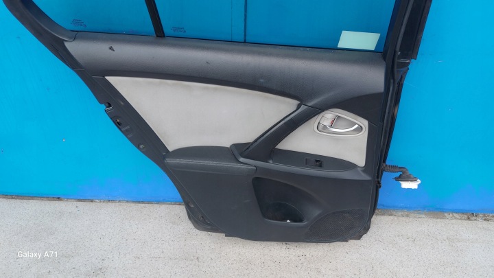 TOYOTA AVENSIS T27 T29 LIFT BERLINE PORTES GAUCHE ARRIÈRE ARRIÈRE 1H2
