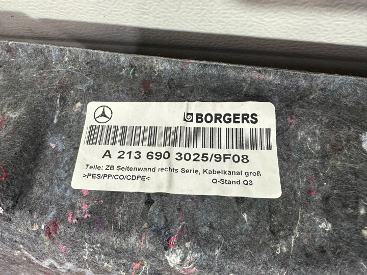 COLLECTEUR COUVERCLES DE COFFRE DROIT DROIT INSONORISATION MERCEDES E W213 AVEC BERLINE